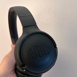 JBL headphones 🎧